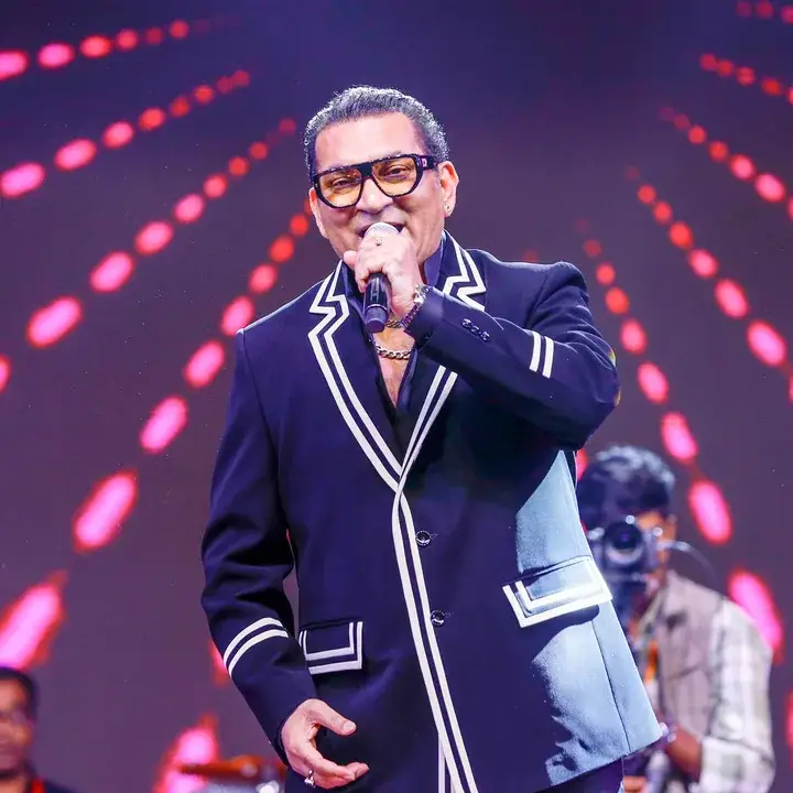 Amitabh Bhattacharya performing live