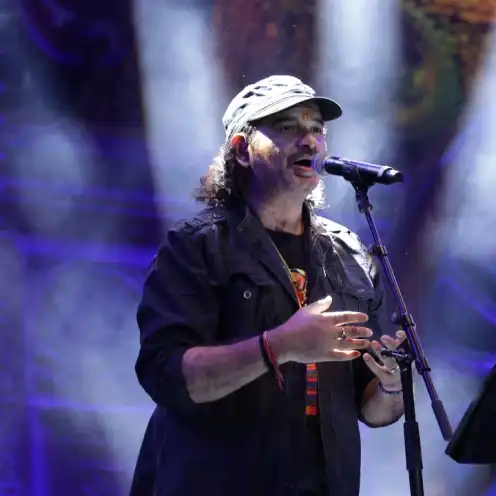 Mohit Chauhan performing live