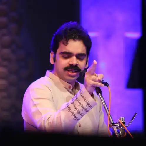 Rahul Deshpande performing live