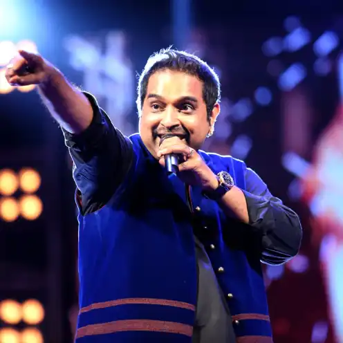 Shankar Mahadevan performing live